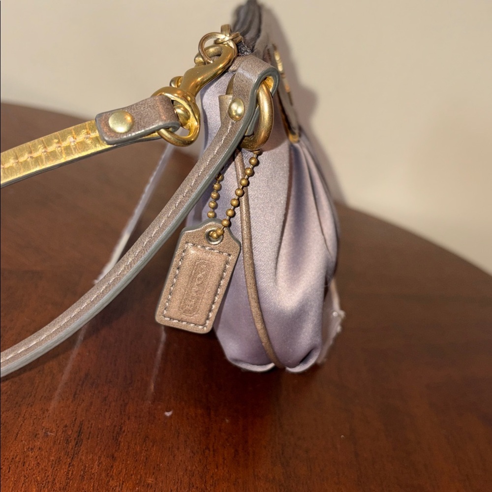 Coach Amanda wristlet vintage 42032 gray satin/gray leather trim/piping excellen - Picture 6 of 11